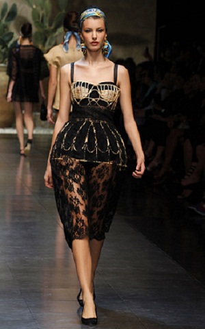 Dolce & Gabbana: триумф корсетного платья
