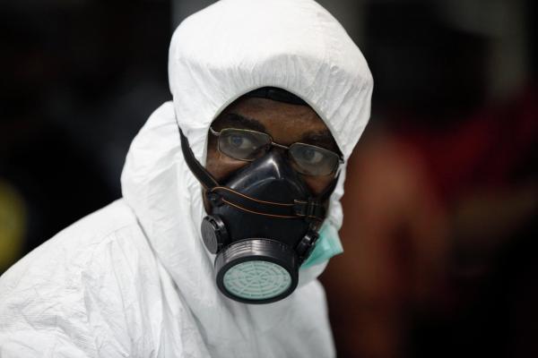 Ученые рассказали о новых вспышках Эболы