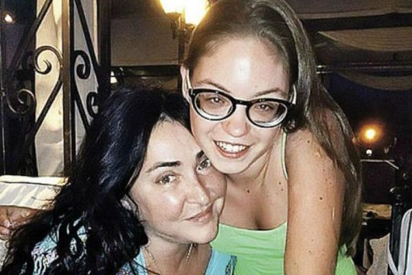 Лолита Милявская выложила редкое видео с дочерью в честь ее 21-летия