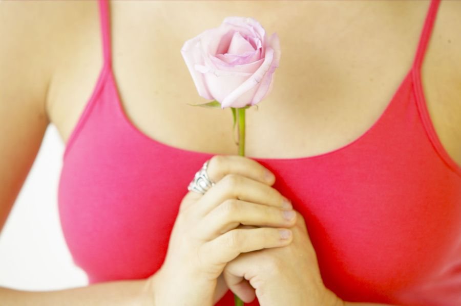 Как правильно ухаживать за чувствительной грудью?