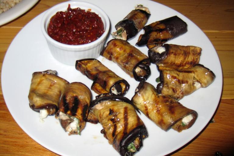 Рулетики из баклажанов