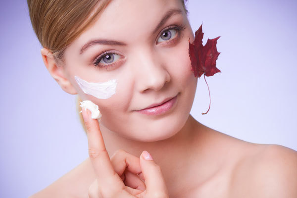 Уход за кожей лица осенью: советы экспертов красоты
