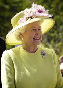 Британскую королеву накормят отбросами