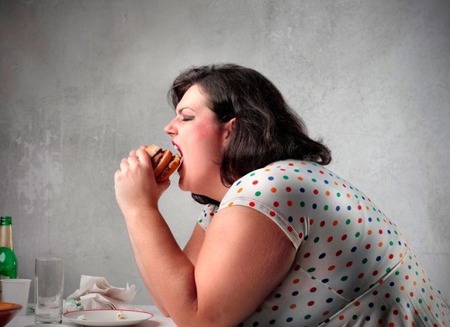 Эмоциональный голод приводит к ожирению
