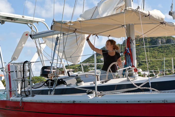 16-летняя школьница вернулась из кругосветного плавания