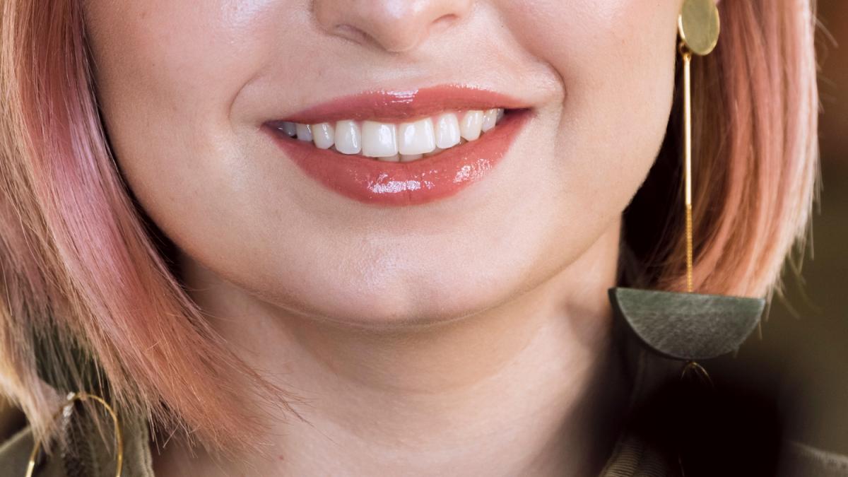 Улыбка крупным планом