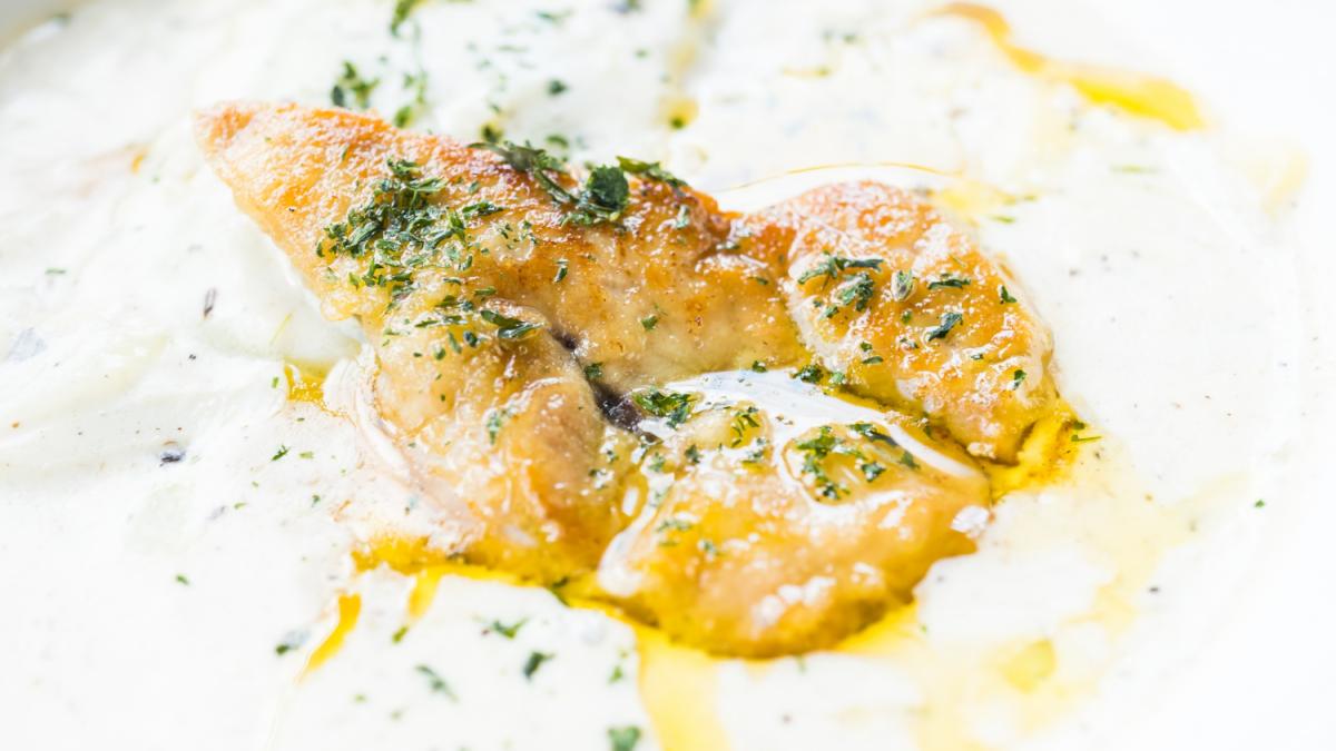 Курица, запечённая в йогуртовом маринаде