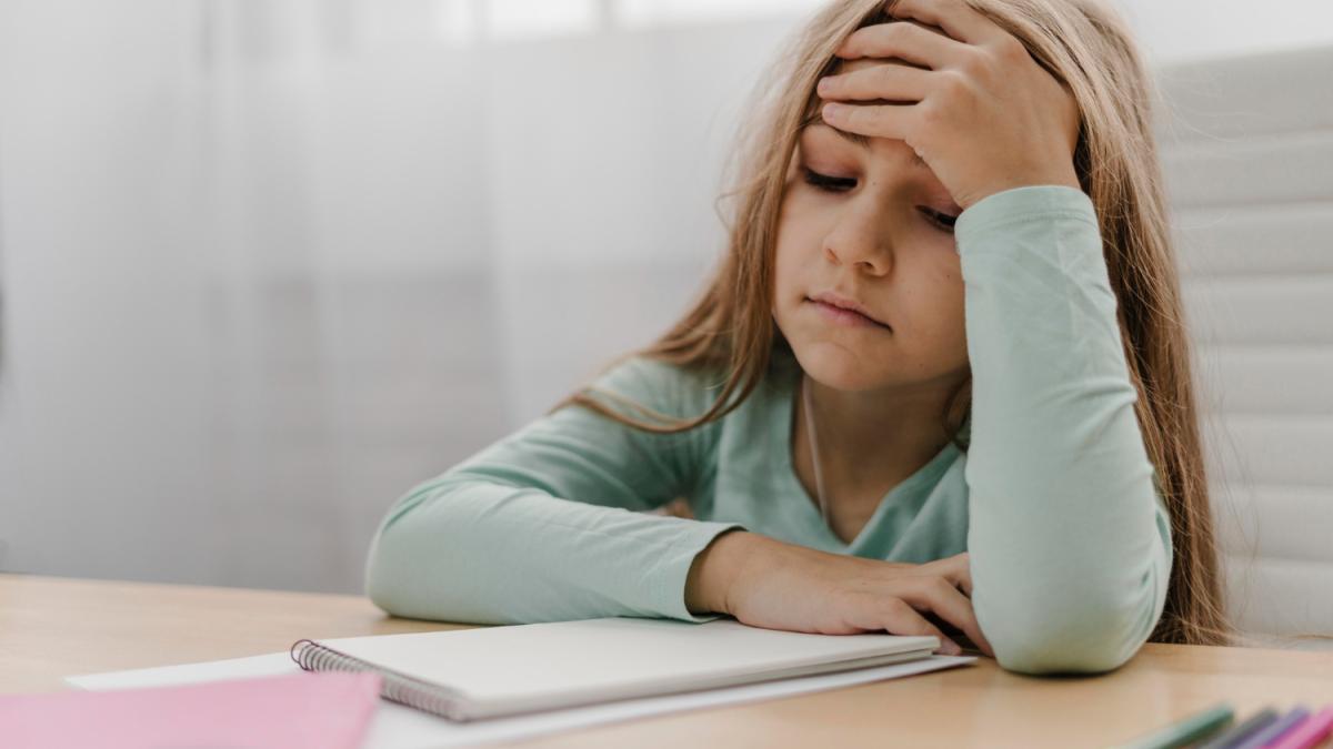 Перегруженная девочка