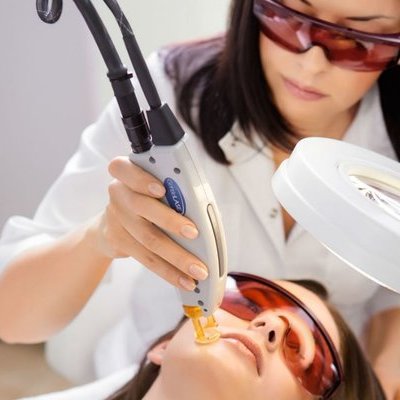 Лазерная эпиляция в одной из клиник Москвы