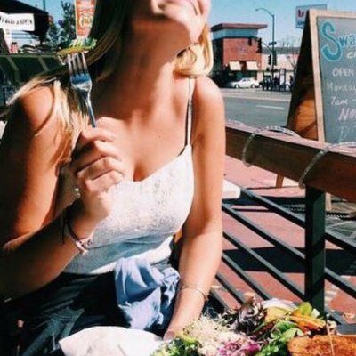 Прыщ на лице