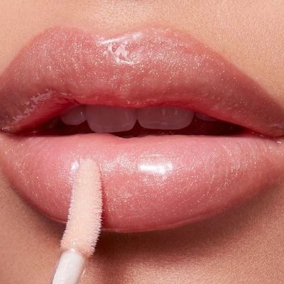 Коричневая помада