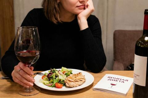 Код Монтиньяка: почему нутрициолог Анна Гордеева считает 2 бокала вина спасением для вашего метаболизма