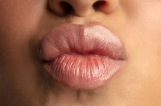 Как вернуть молодость губам: лучшие процедуры и средства для устранения морщин