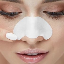 Косметологи оценили эффективность очищающих полосок для носа