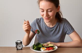 Метаболизм уходит в глухую оборону: жёсткие диеты превращают тело в накопитель жира