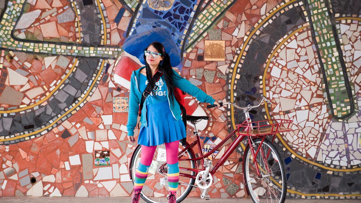 Девушка в худи