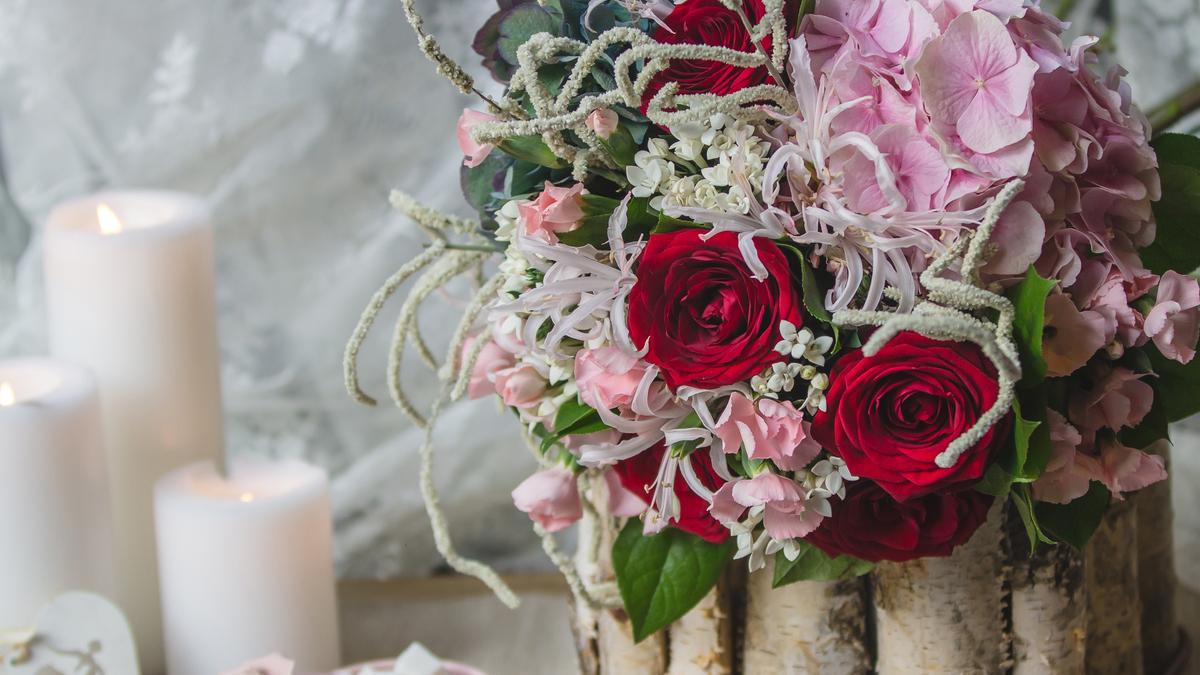Цветы и свечи