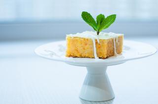 Пышная, как в детстве: 3 секрета идеальной творожной запеканки, о которых молчат в столовых