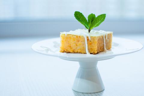 Пышная, как в детстве: 3 секрета идеальной творожной запеканки, о которых молчат в столовых