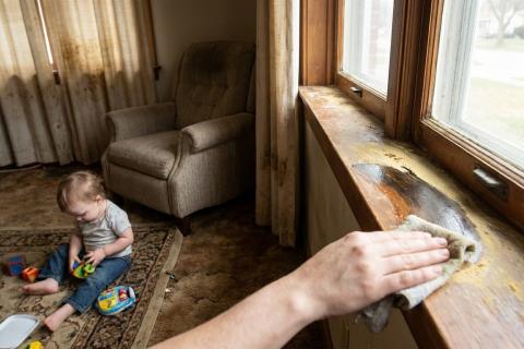 Ловушка «третичного дыма»: Наталья Лаврентьева о том, почему ваши дети болеют из-за старого дивана и обоев