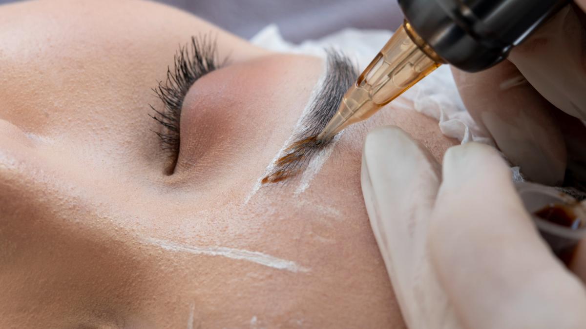 Татуаж бровей