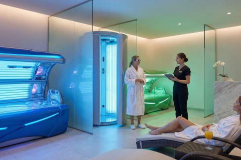 Тирозиновая диета для кожи: обычные томаты и орехи помогают удержать загар надолго