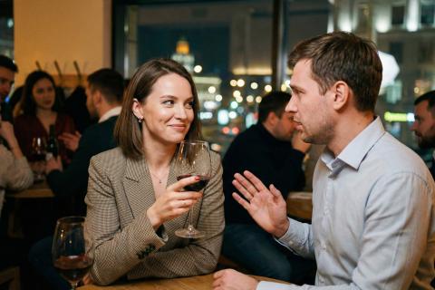 Забудьте о вежливости: Психолог объясняет, когда грубость — единственный способ заставить обидчика вас уважать