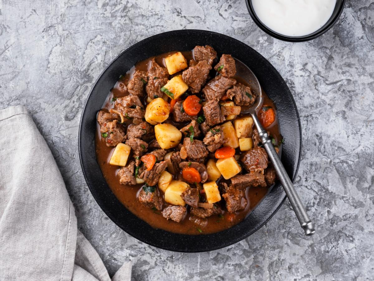 Золотой стандарт СССР: почему ваш домашний гуляш никогда не будет как в столовой (до этого момента)