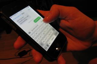 Утренние сообщения в отношениях: нежность или контроль?