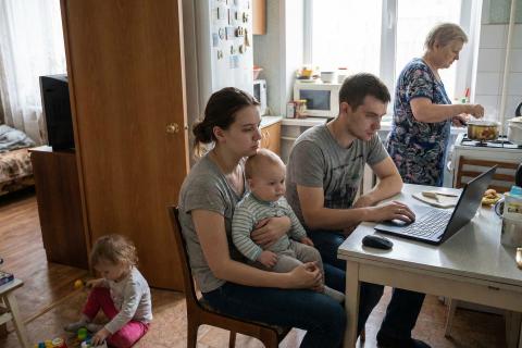 Почему после 25 лет рожать хочется всё меньше: Социологический портрет женщины мегаполиса, выбравшей карьеру вместо пеленок