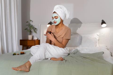 Аппаратные методы против старения: когда пора идти на аквадермагенез?