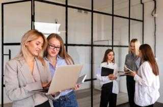 73% сотрудников избегают общения из-за токсичных коллег: узнайте, как защитить себя