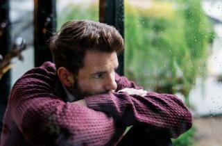 Как справиться с раздражающими привычками мужчин и улучшить отношения: простые советы