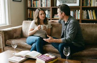 Как обсуждать свои фантазии с партнером: гайд для тех, кто боится быть непонятой