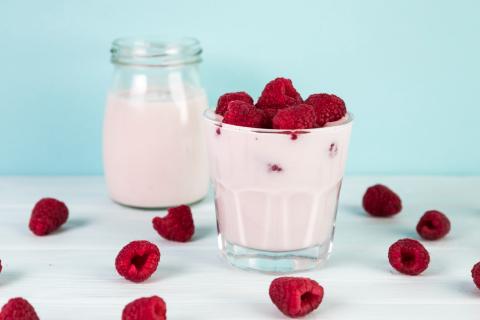 Йогурт с малиной