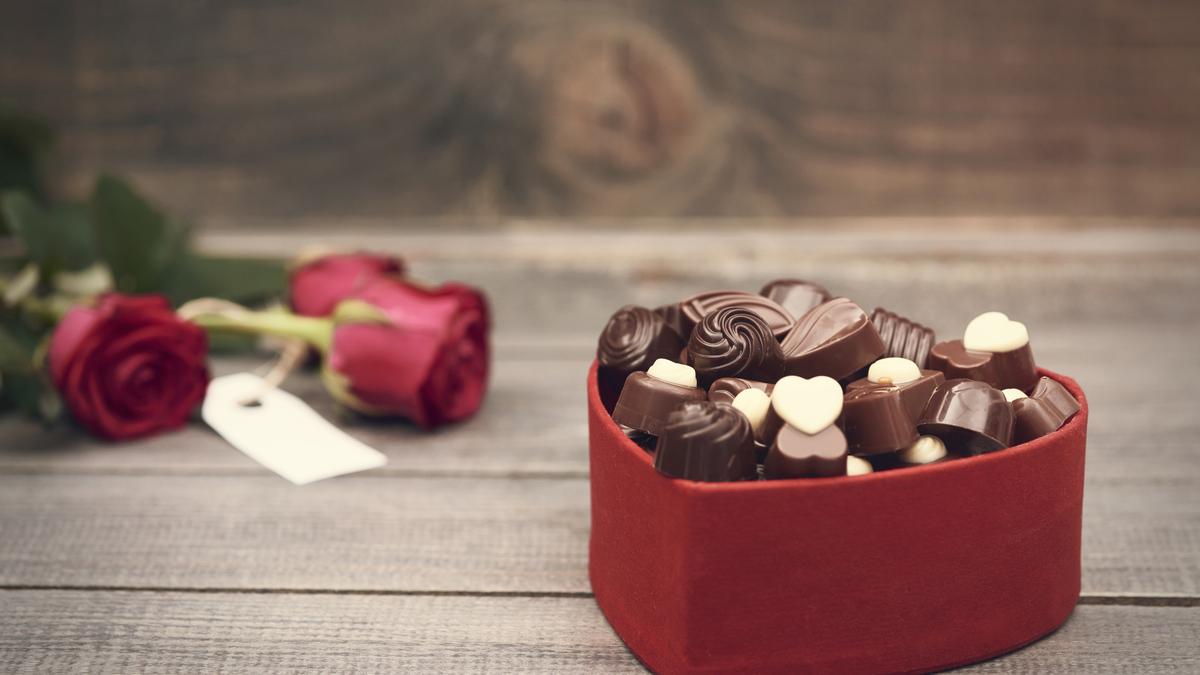Розы и конфеты