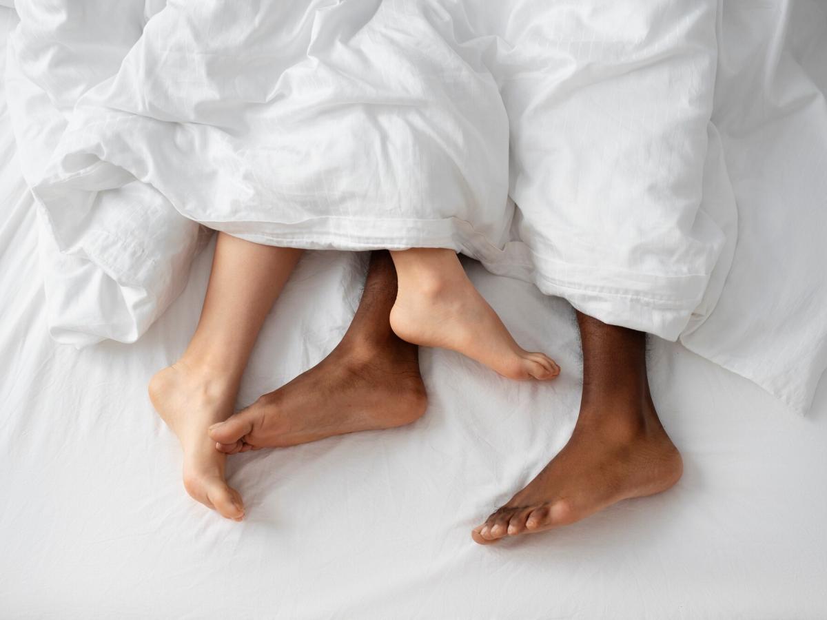 Частота секса в браке: как решить проблему редкого секса с помощью простых шагов.