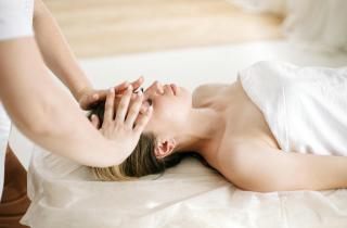 AHA, BHA, PHA: Как кислоты преобразят вашу кожу – руководство дерматолога