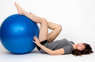 Работа без болей: как фитбол улучшает здоровье офисных работников