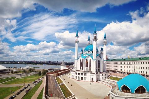 Третья столица без пафоса: Почему Казань — лучший выбор для тех, кто устал от суеты Москвы и меланхолии Питера