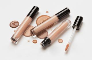 Тонкости выбора консилера: какие текстуры подходят для вашего типа кожи