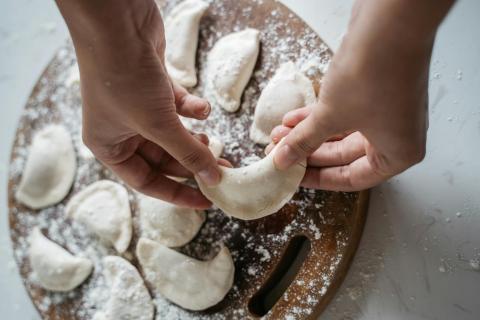 Битва за сочность: 3 рецепта начинок для пельменей 2026 года, от которых бульон будет брызгать при каждом укусе