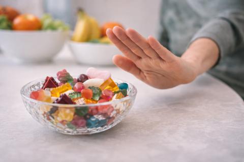 Белок строит кости, а не разрушает их: как мясо на самом деле спасает скелет и почки от износа