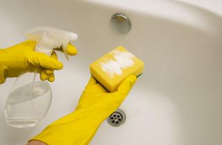 Хватит это делать! 3 устаревших совета по уборке, которые пора оставить в прошлом