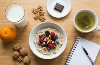 Завтрак отличника: почему офисным сотрудникам нельзя пропускать утренний прием пищи