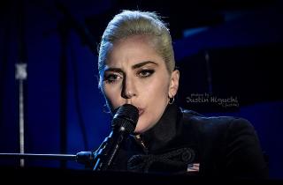 Три факта об эксцентричной карьере Леди Гаги: от шокирующих образов до музыкальных наград