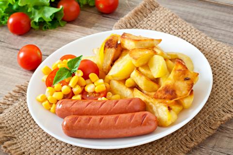 Нитратный апокалипсис: как безобидная сосиска превращается в онкологическую угрозу?