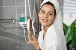 Контрастный душ как секрет молодости: знают ли об этом все?