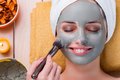 Глиняные маски для лица: 5 простых рецептов, которые кожа оценит по достоинству
