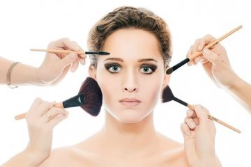 Ошибки в уходе и макияже, которые прибавляют лишние годы